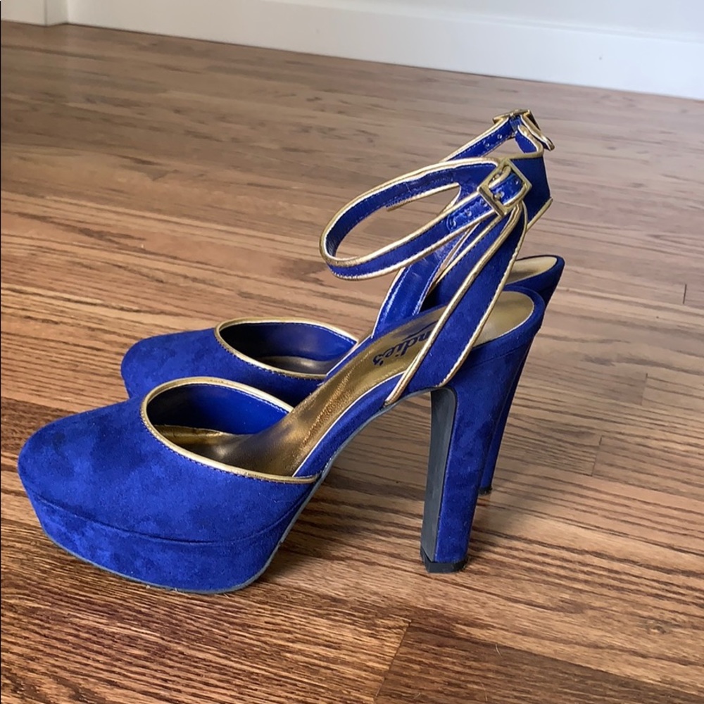 Candie’s blue and gold ankle strap pumps